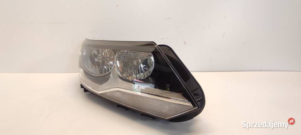 VW TIGUAN LAMPA REFLEKTOR PRAWA LIFT RHD ANGLIK Lampy przednie