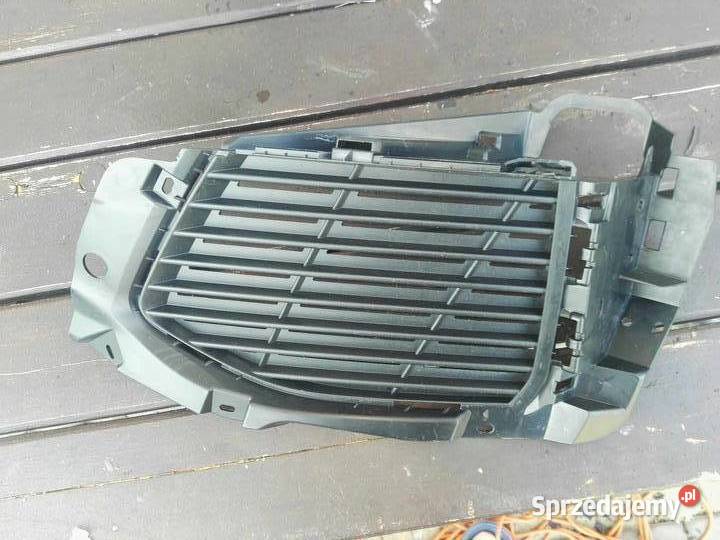 kratka zderzana lewa Peugeot 3008 II 17 listwy na zderzak
