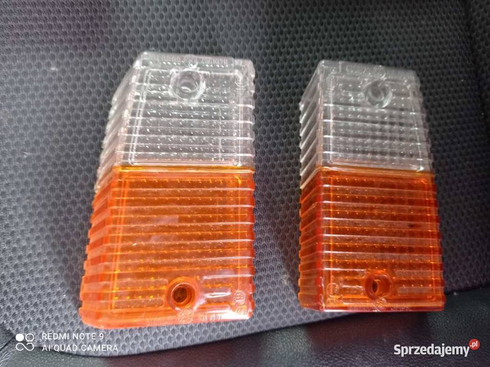 Błotnik tylny lewy Fiat 126 FL stary zapas