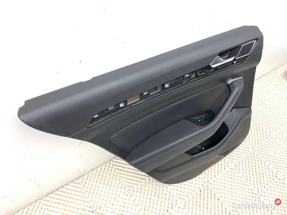 BOCZEK DRZWI LEWY TYŁ VW PASSAT B8 Kombi podkarpackie