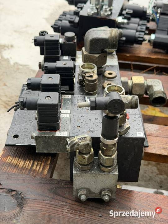 Rozdzielacz hydrauliczny czteosekcyjny śląskie Antonie