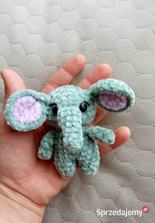Słonik wykonany na szydełku