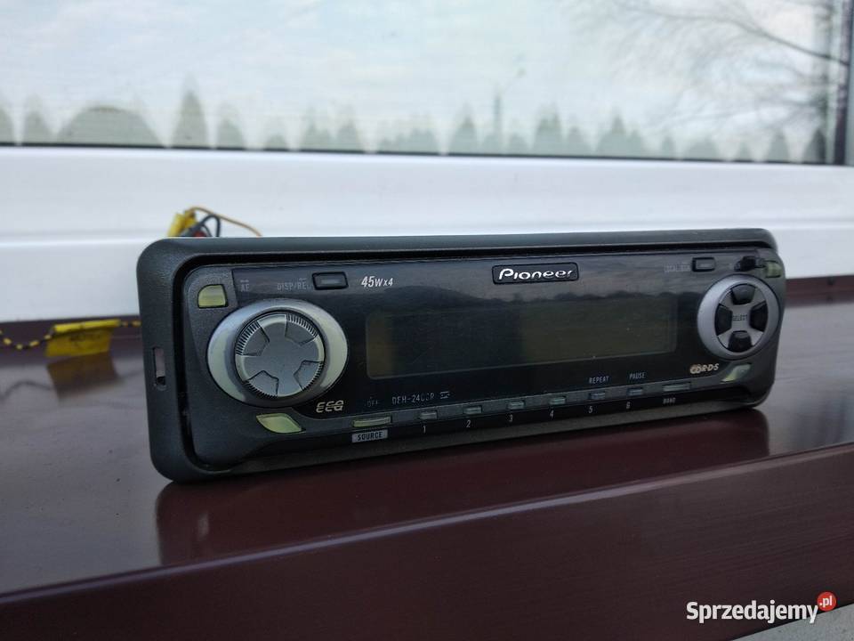 Radio samochodowe Pioneer DEH 2460R ramka kostka łódzkie Sieradz