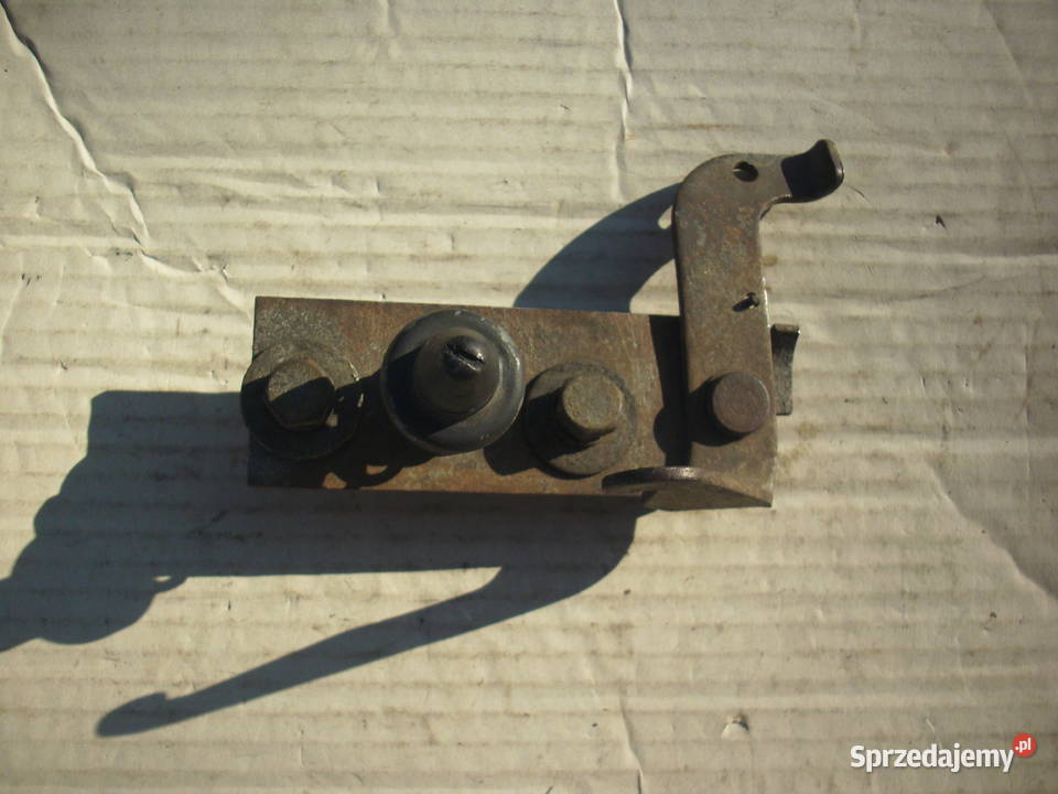 Zamek uchwyt maski silnika górny MERCEDES T1