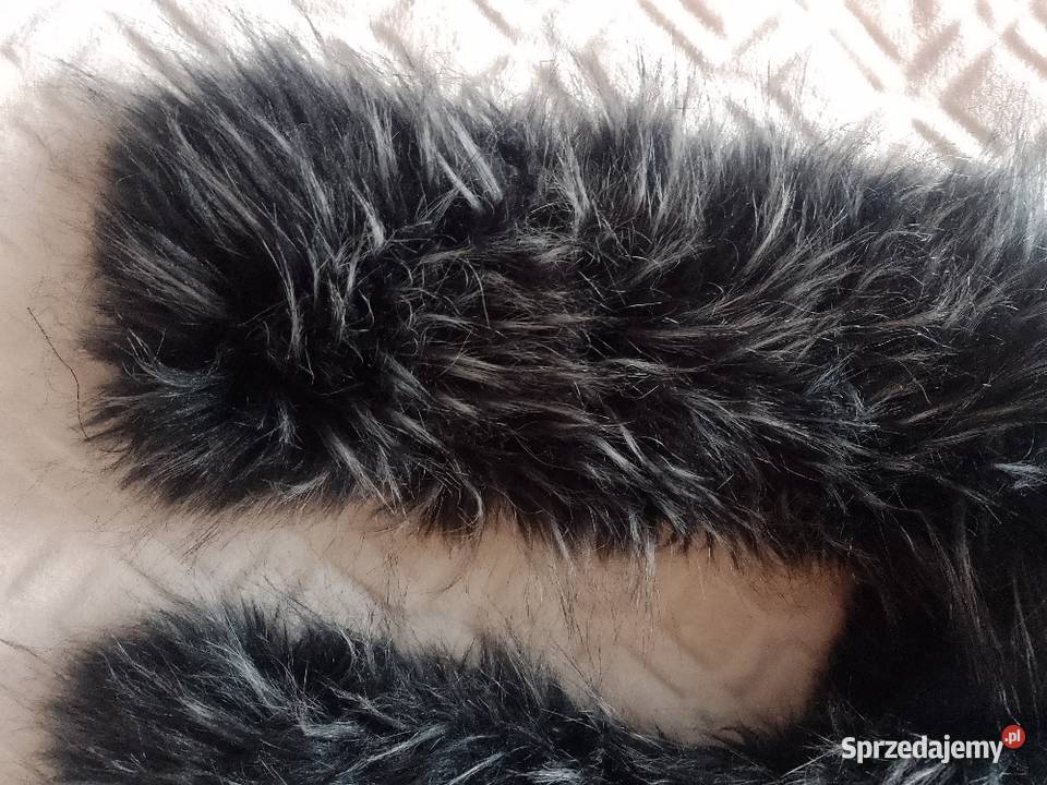 Granatowy futrzany kołnierz z Londynu Etola szal małopolskie