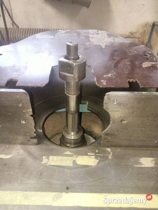 Frezarka dolnowrzecionowa z posuwem Wejherowo