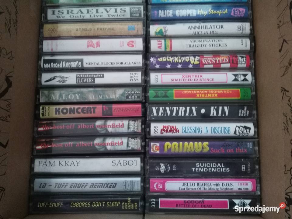 Ponad 100 kaset w trzech pudłach zdjęcia metal kaseta