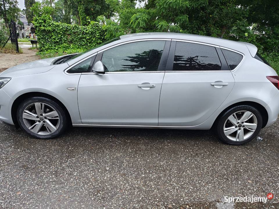 Opel Astra j 1400cm3 łódzkie