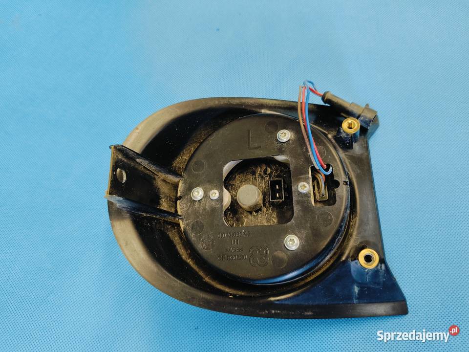 DEUTZ FAHR 5115 20R STAGE 5 TCD 36 LAMPA TYŁ