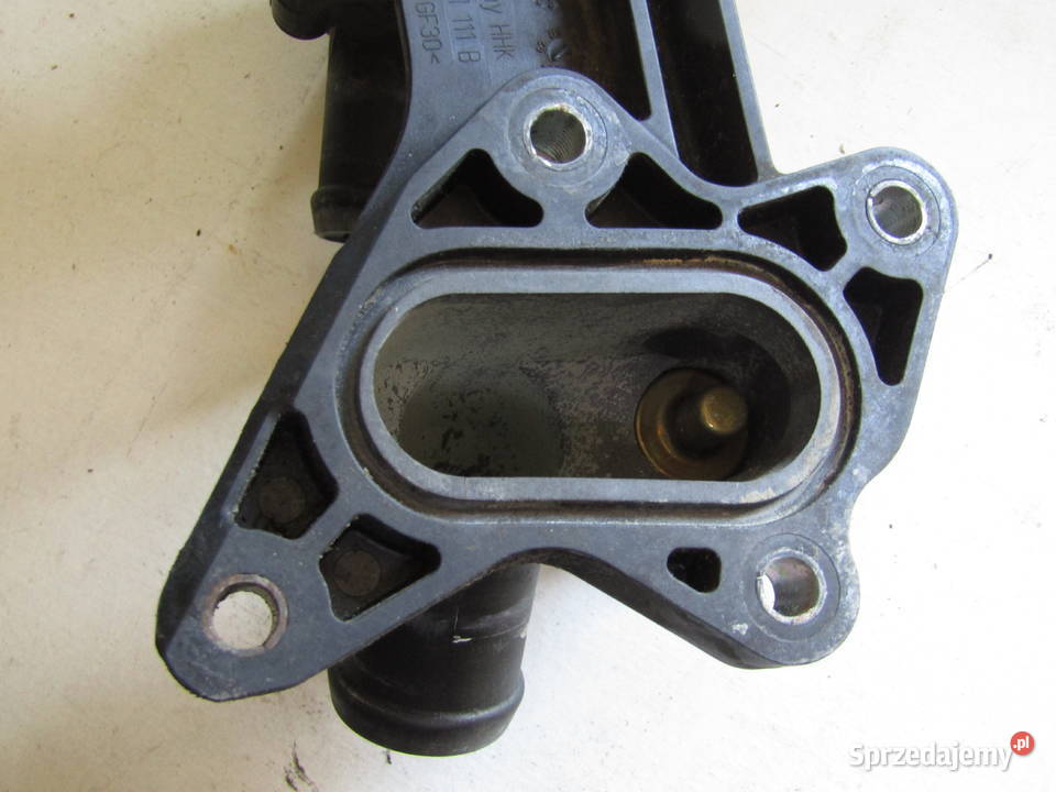OBUDOWA TERMOSTATU VW POLO 9N 12 12V 03C12111B osobowe Termostaty łódzkie Mysłaków