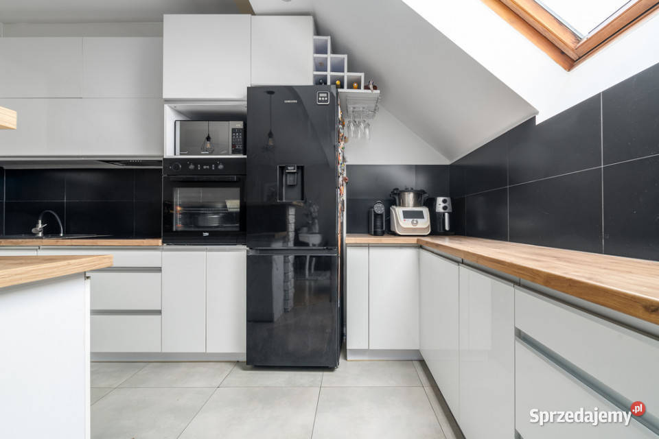 Dwupoziomowe mieszkanie 957 m 4 pokoje balkon Warzymice