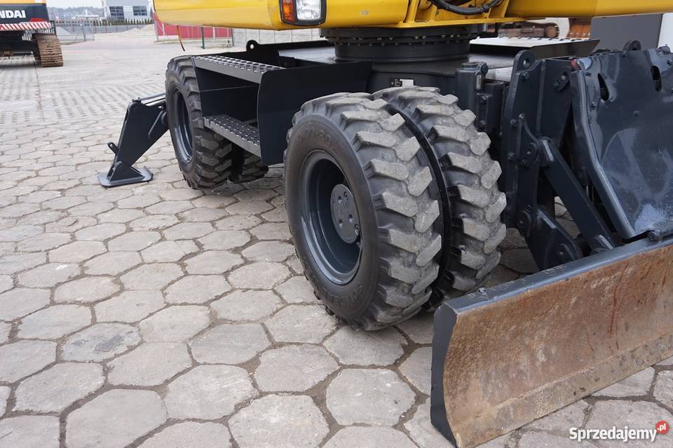 KOPARKA KOŁOWA MARKI KOMATSU PW 1407 10570h Koparki wielkopolskie Tuliszków