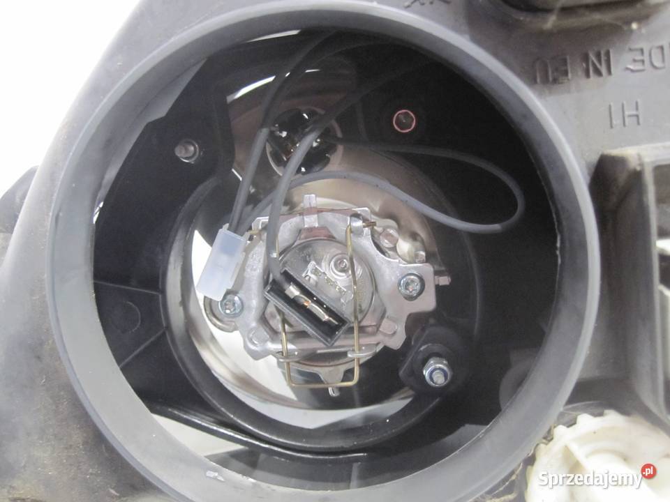 SEAT LEON II LIFT 10r lampa prawa przód osobowe
