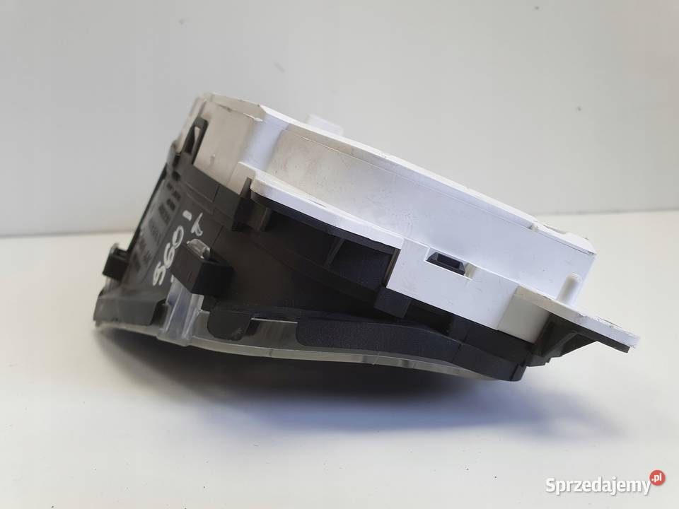 Volvo S60 I V70 II 25 T LICZNIK ZEGARY 30682272 osobowe Liczniki i zegary Rudka