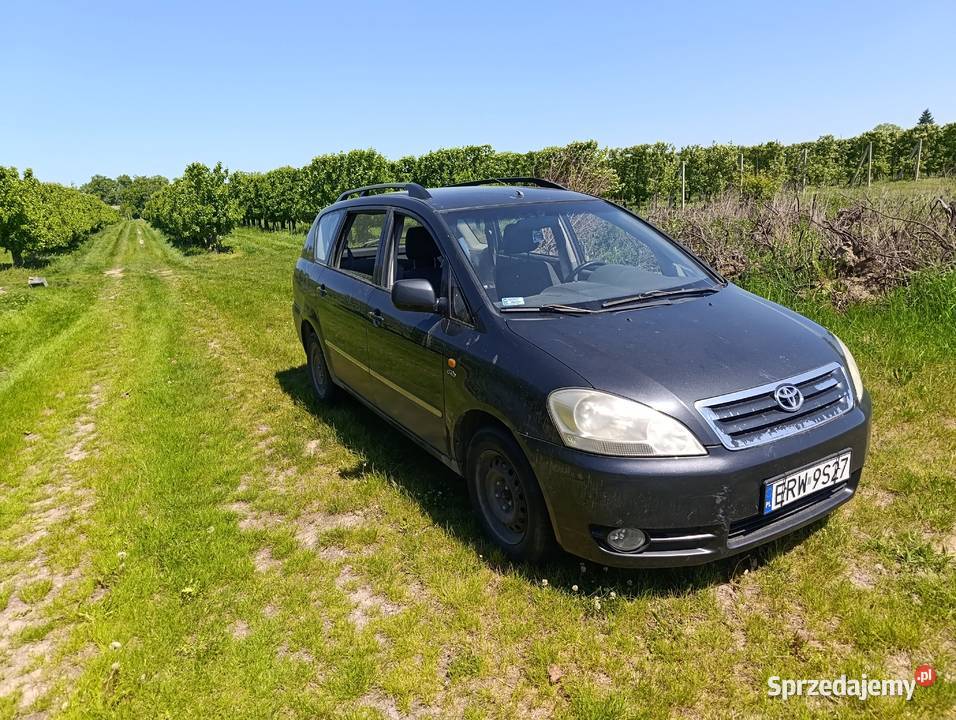 Toyota Avensis Verso 2001 116KM