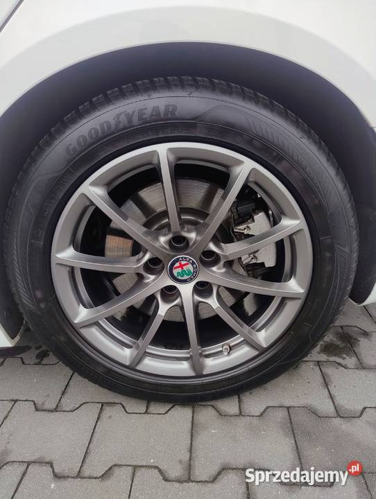 Alfa Romeo Giulia Tonale 159 Opel Jeep R17 kola Kielce