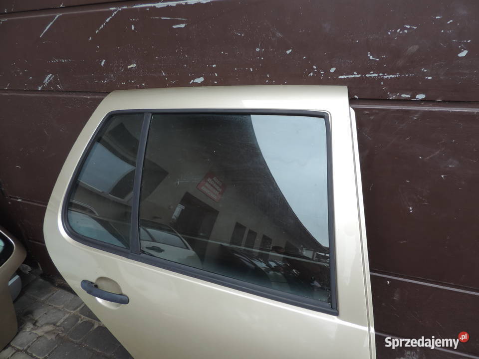 VOLKSWAGEN GOLF 4 IV 5D DRZWI PRAWY TYŁ LA1W Nowy Sącz