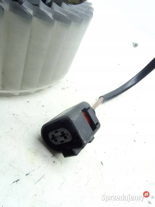 AUDI A8 D3 DMUCHAWA POWIETRZA 4E0959101 osobowe Przemęt sprzedam
