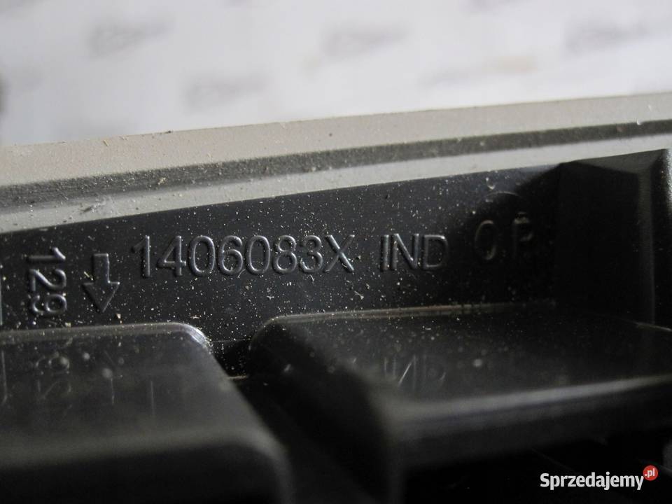 RENAULT TRAFIC III 15r kratka nawiewu cup holder Kielce