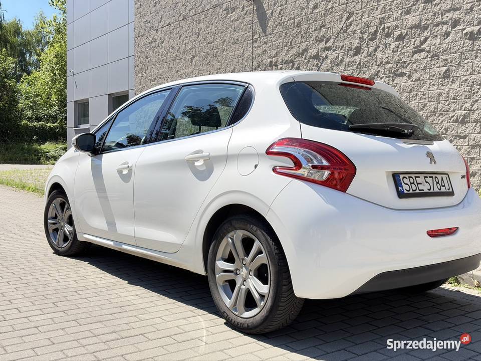 Sliczny Peugeot 208 Wym kom 106 przeb Stan elektrochrom. lusterka boczne Będzin sprzedam