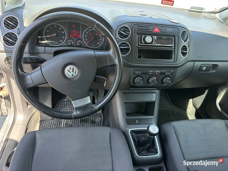 Volkswagen Golf 5 plus 16 benzyna 2006r Pilzno