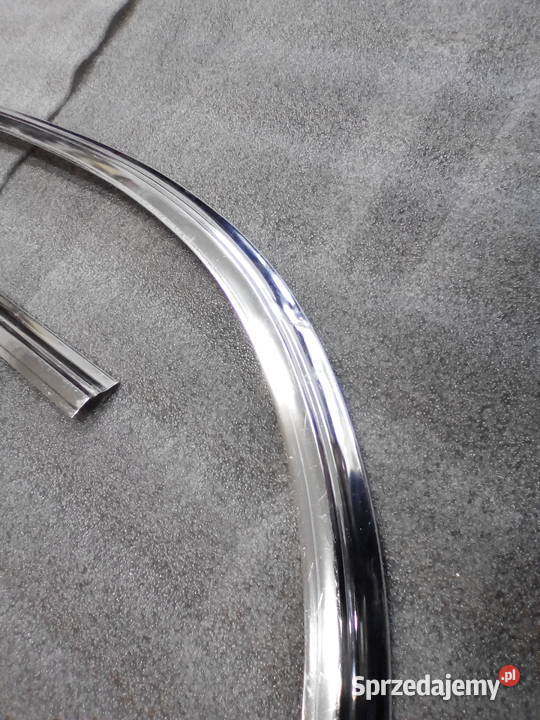 Mercedes W108109 Listwa przedniej szyby dolna Bukownica sprzedam