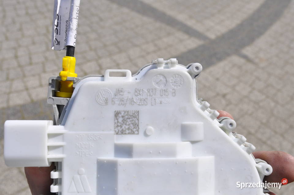 Audi OE 8X1 837 015 B zamek drzwi LEWY osobowe Przecław sprzedam