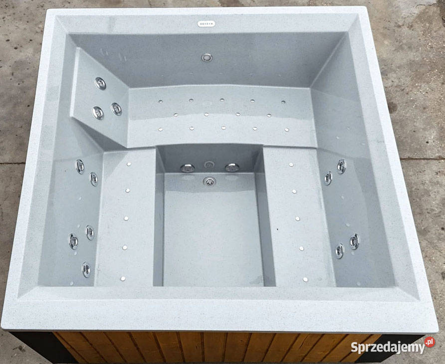 JACUZZI OGRODOWE MODERN 56 OSOBOWE Całoroczne wielkopolskie Poznań