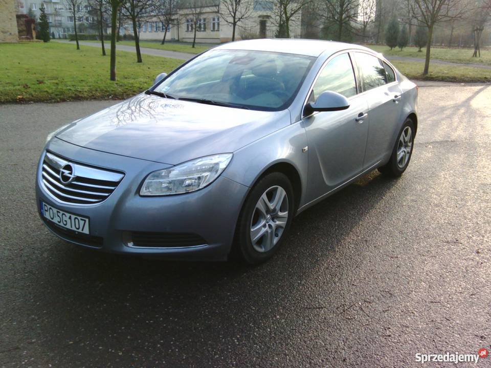 Opel Insignia 20 CDTi 110 2011r sedan srebrny Poznań