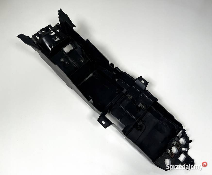 YAMAHA MT09 14 Wypełnienie tył schowek Plastiki sprzedam
