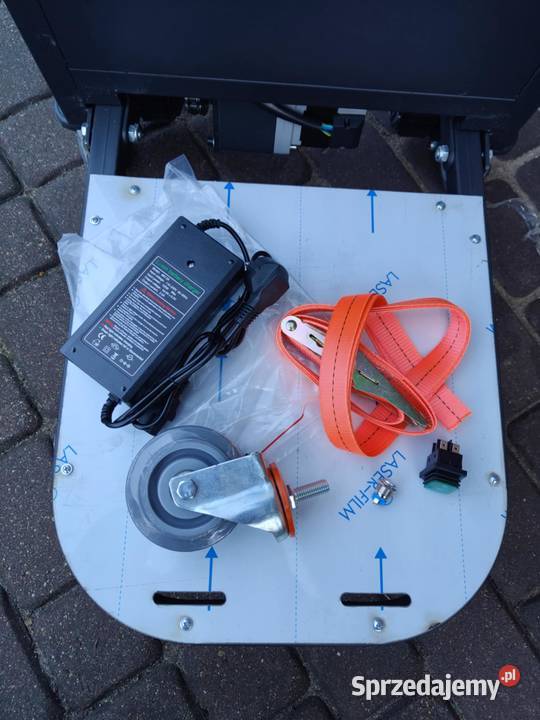 Schodołaz towarowy elektryczny 250 wózek Żyrardów sprzedam