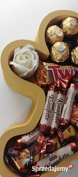 Box Piernik prezent świąteczny ze słodyczami Warszawa