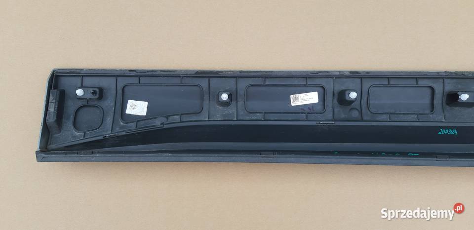 SKODA KAROQ 57A LISTWA DRZWI PRAWY PRZÓD Bieleń sprzedam