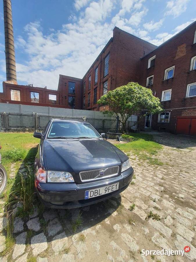 Sprzedam Volvo v40 2001 Rok produkcji 2001 Piotrowice