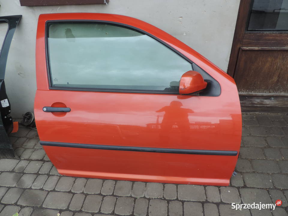VOLKSWAGEN GOLF 4 IV 3D DRZWI PRAWY PRZÓD Rok produkcji 2002 Nowy Sącz sprzedam