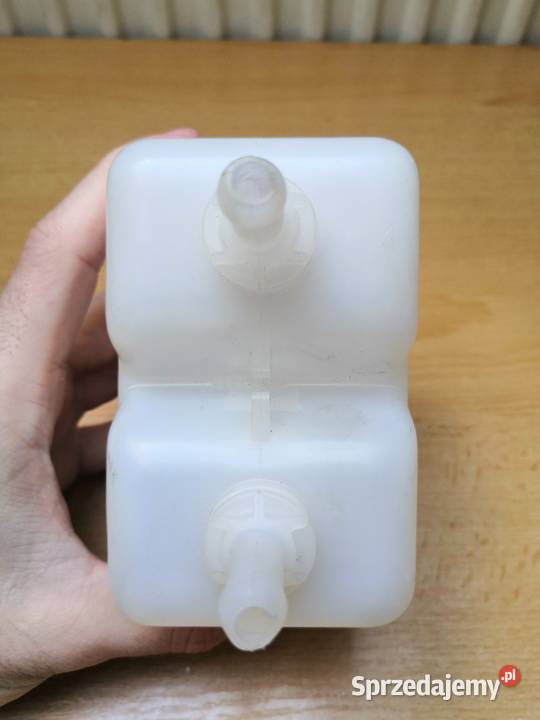 Polski fiat 126p zbiorniczek płynu hamulcowego