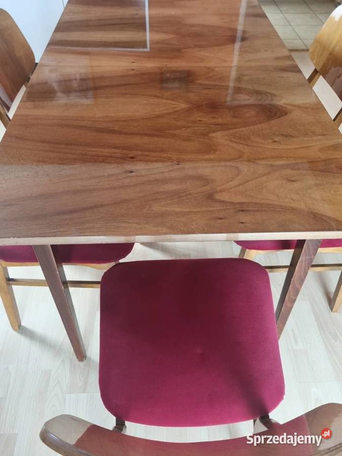 Stółz sześcioma krzesłami Kielce