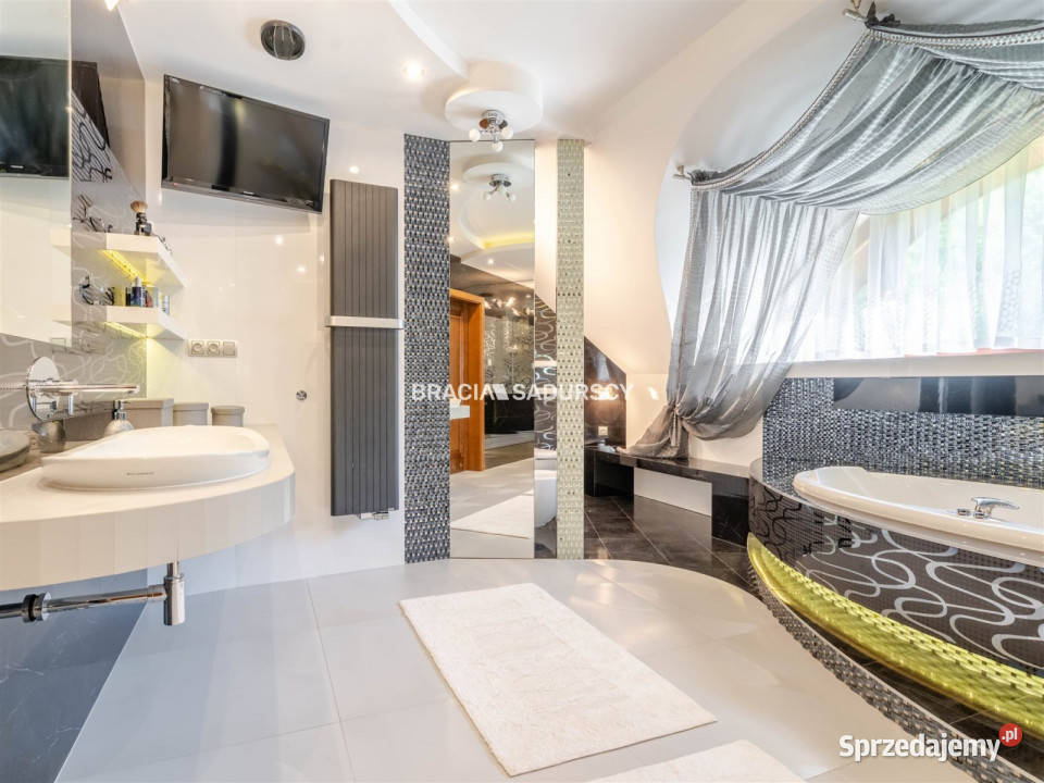 sprzedaży domu wolnostojącego 200m2 Myślenice 200m2