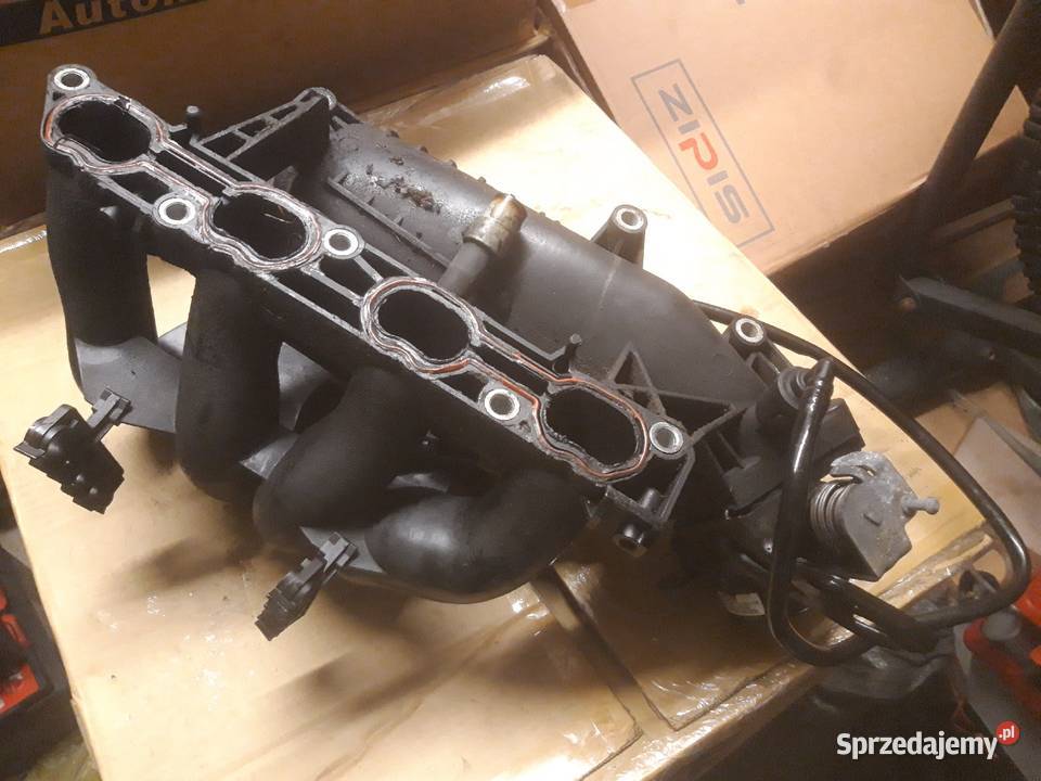 Kolektor ssący Ford Focus 16 16 V benzyna wtrysk Kielce sprzedam