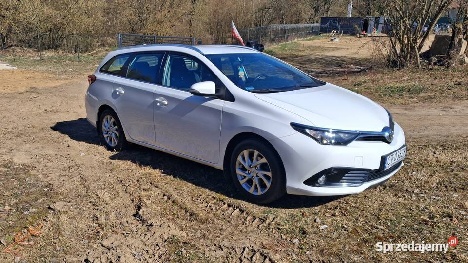 2015 Toyota Auris Golub-Dobrzyń