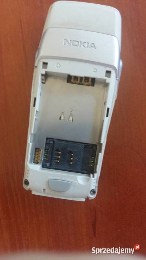 Telefon komórkowy z rozkładaną klawiaturą