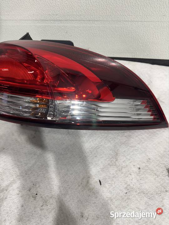 Lampa prawy tył Renault Clio IV kombi 12 Lampy tylne Jasienica