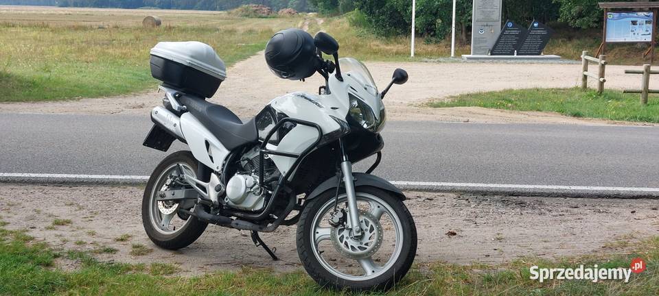 Honda Varadero 125 2011 r 17 bezwypadkowa Gdynia