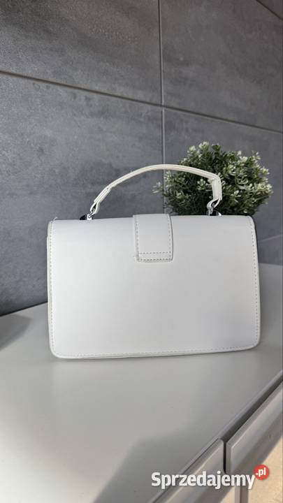 Elegancka biała torebka z długim paskiem Katowice