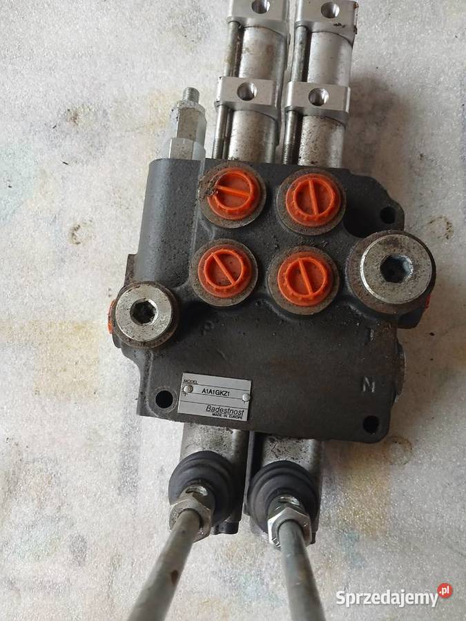 Rozdzielacz hydrauliczny 2sekcyjny dźwignia i Łódź