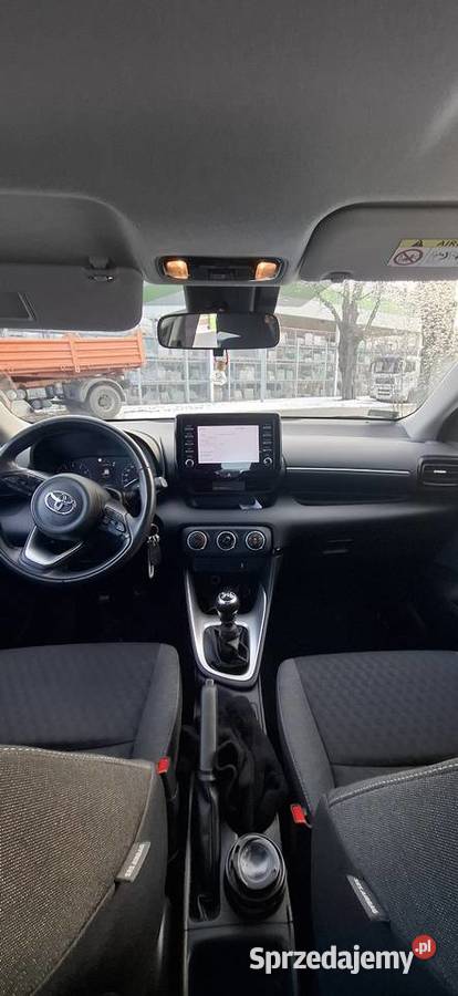 Toyota yaris 2021 15 Benzyna szary Yaris