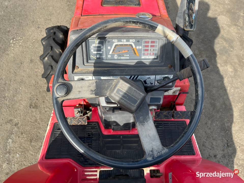 Traktor Mitsubishi MT20D Skała