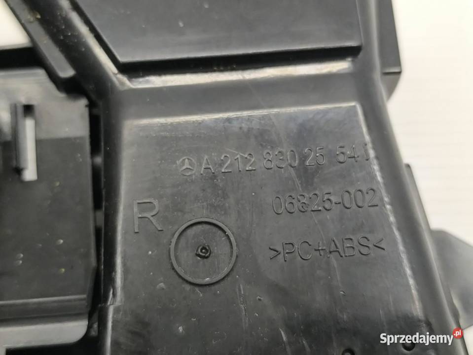 KRATKA ŚRODKOWA NAWIEWU MERCEDES ECLASA W212