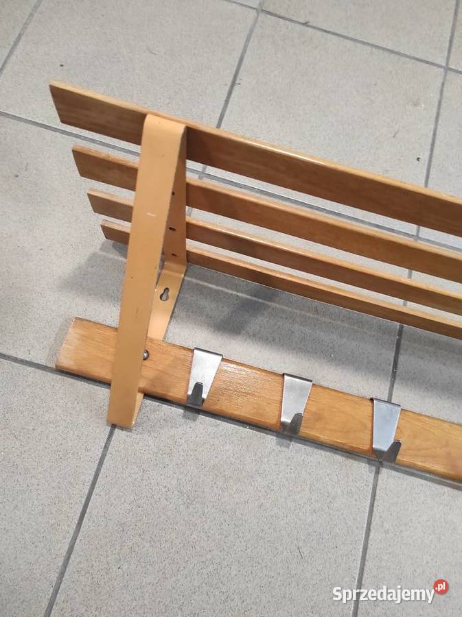 Wieszak półka z haczykami