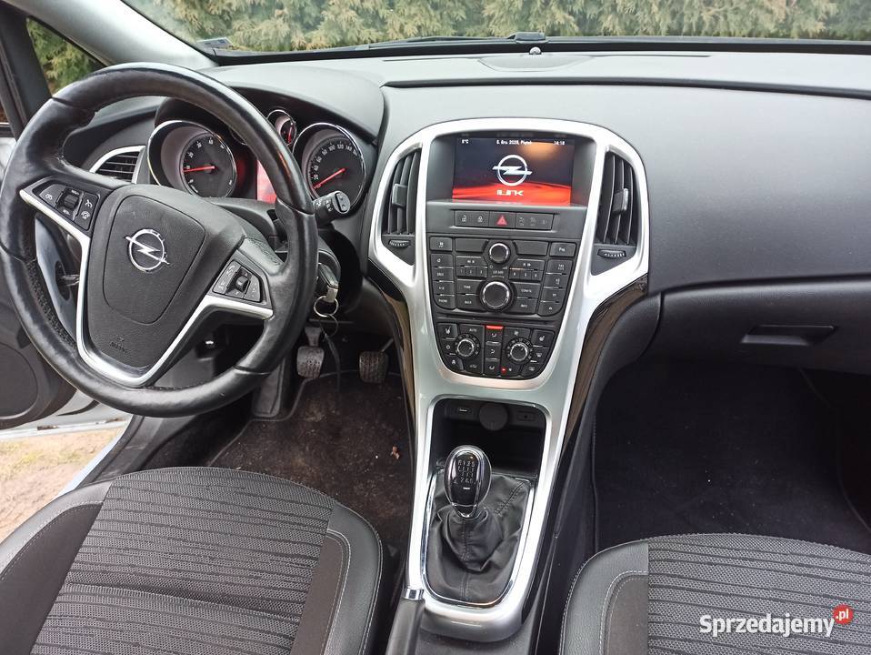 Opel Astra J 14 Oryginalny lakier Bogata wersja manualna łódzkie Bełchatów